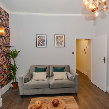 Cosy 1 Bedroom Home For Small Families Londra Dış mekan fotoğraf