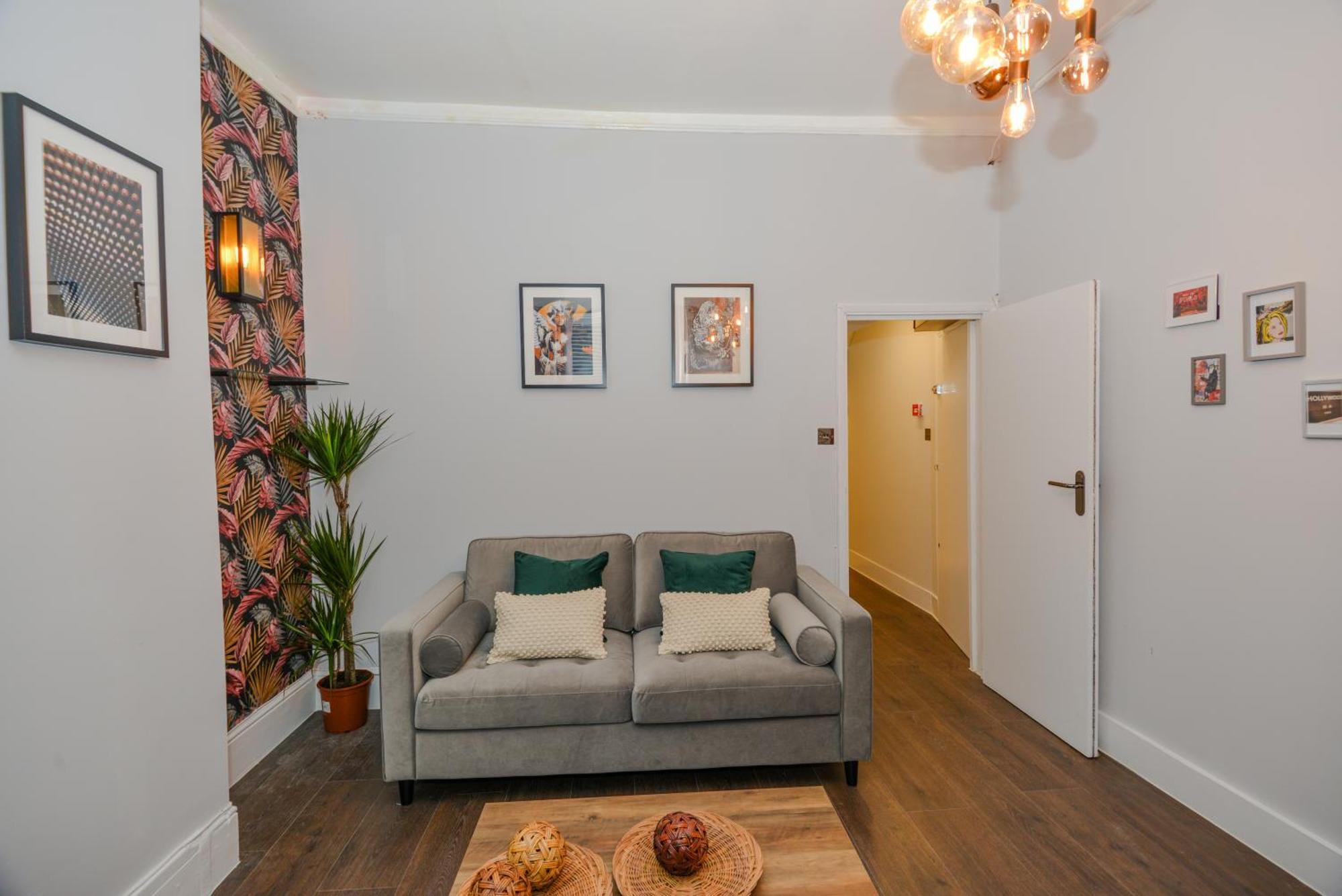 Cosy 1 Bedroom Home For Small Families Londra Dış mekan fotoğraf