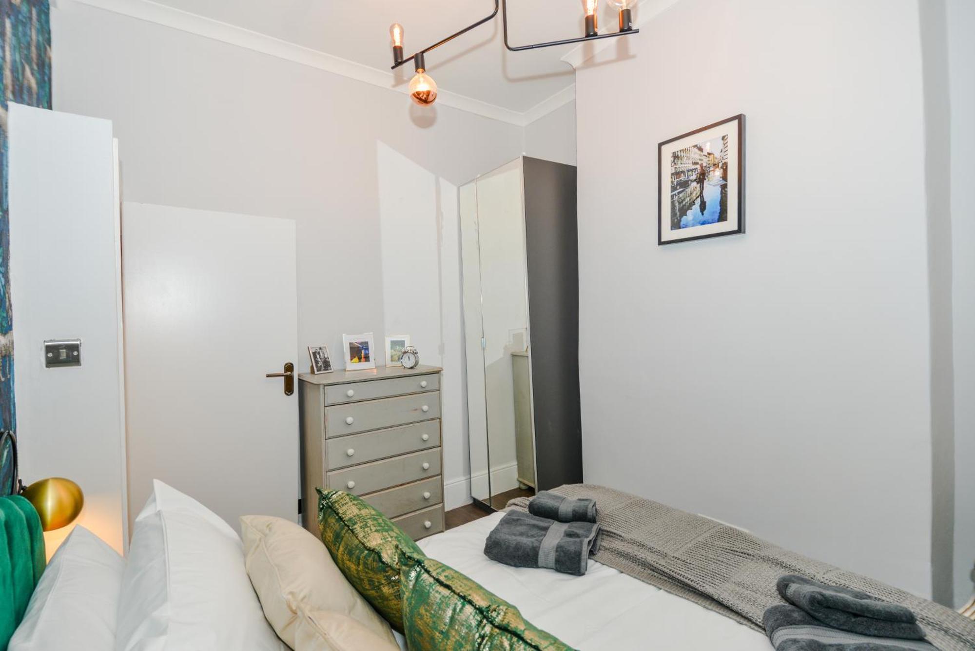 Cosy 1 Bedroom Home For Small Families Londra Dış mekan fotoğraf