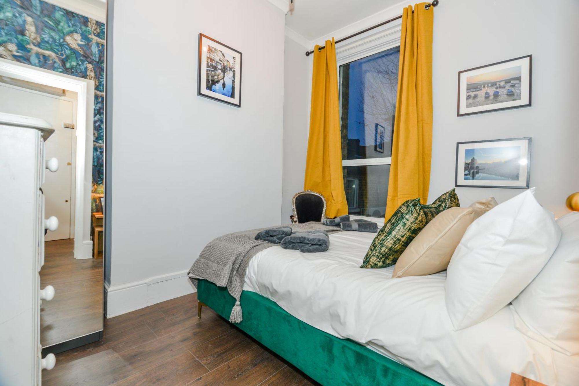 Cosy 1 Bedroom Home For Small Families Londra Dış mekan fotoğraf