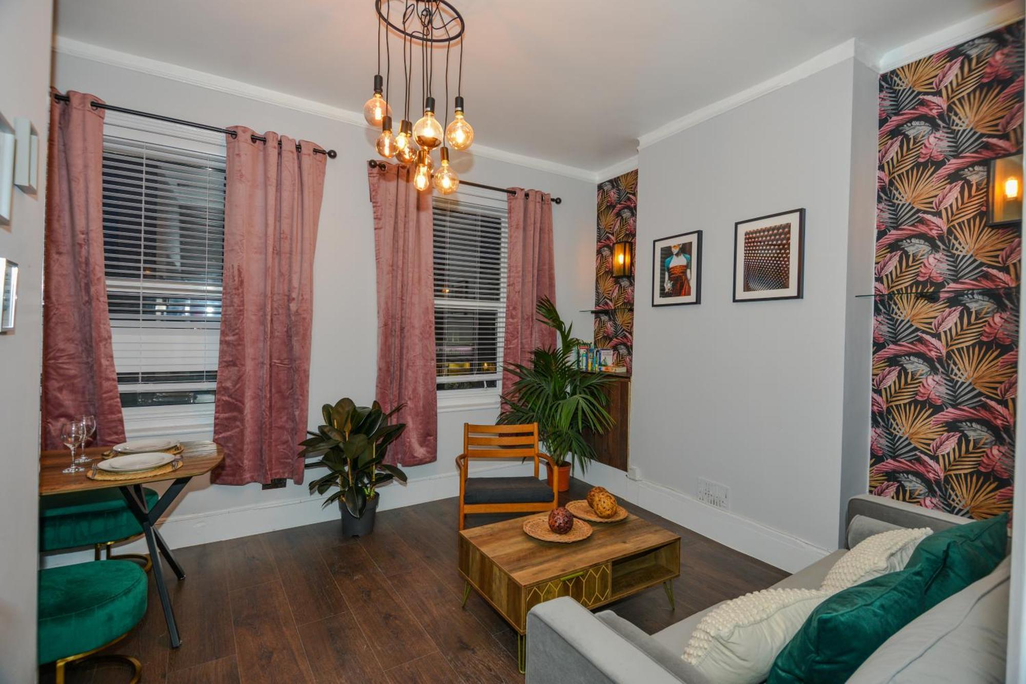 Cosy 1 Bedroom Home For Small Families Londra Dış mekan fotoğraf