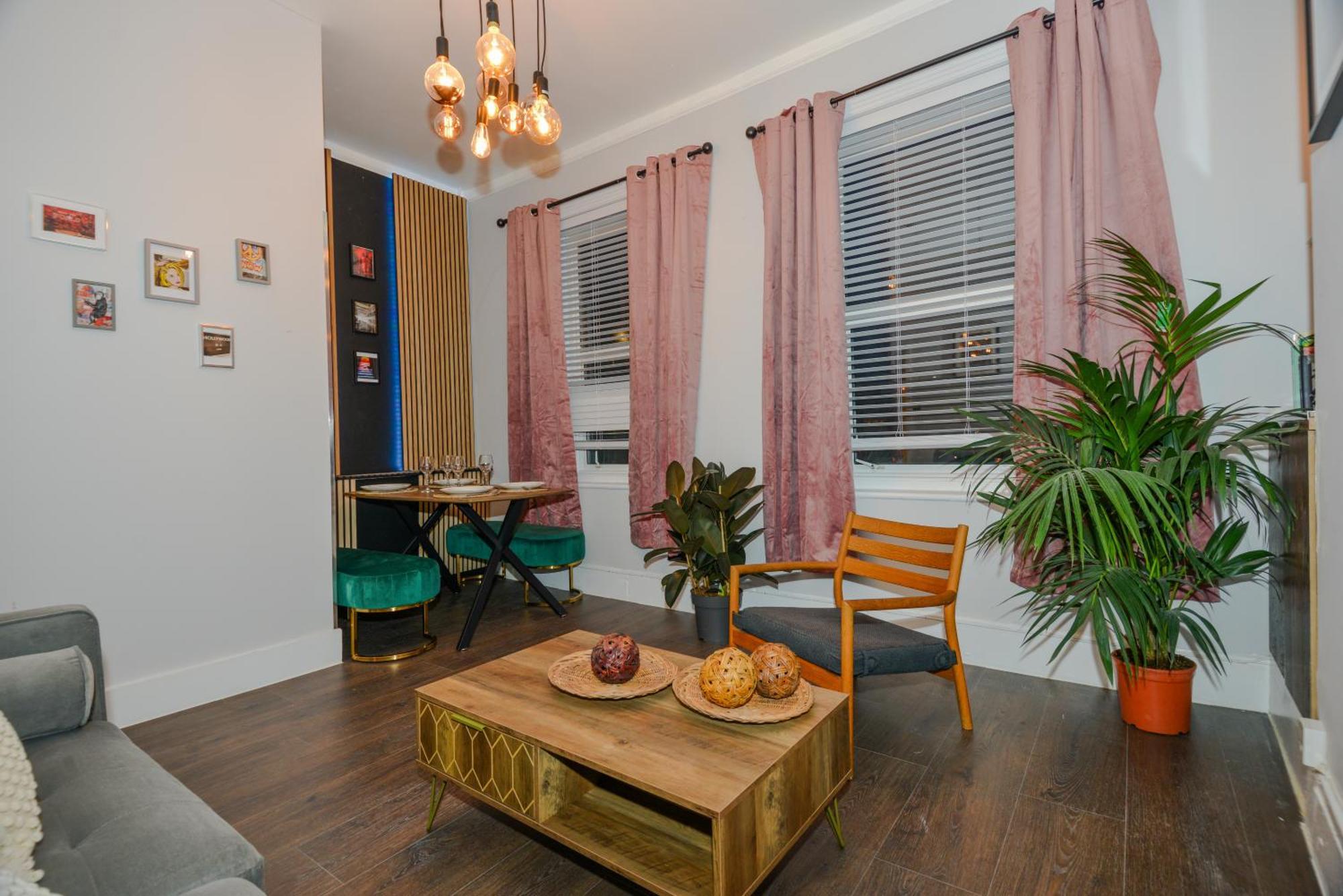 Cosy 1 Bedroom Home For Small Families Londra Dış mekan fotoğraf